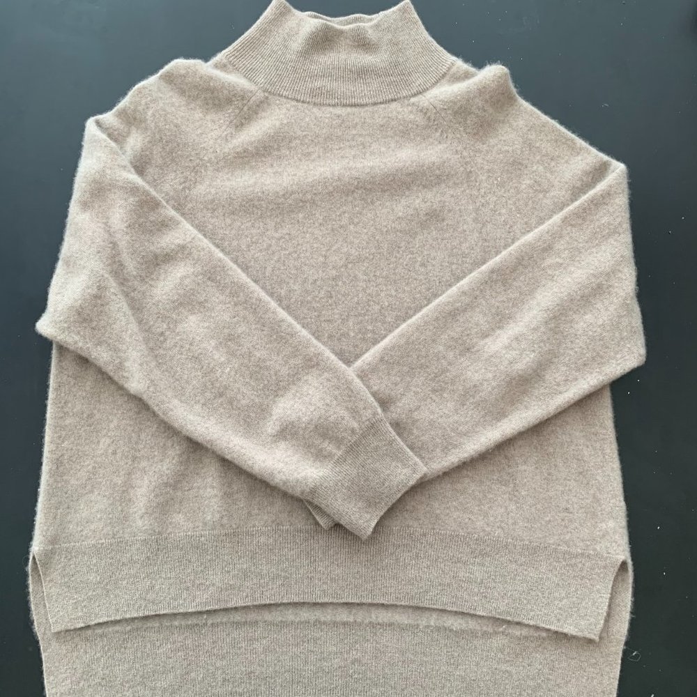 Heathered camel cashmere mock neck